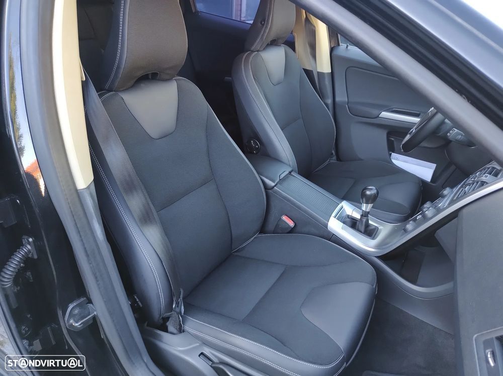 Volvo XC 60 2.0 D3 Drive Momentum Start/Stop - 19