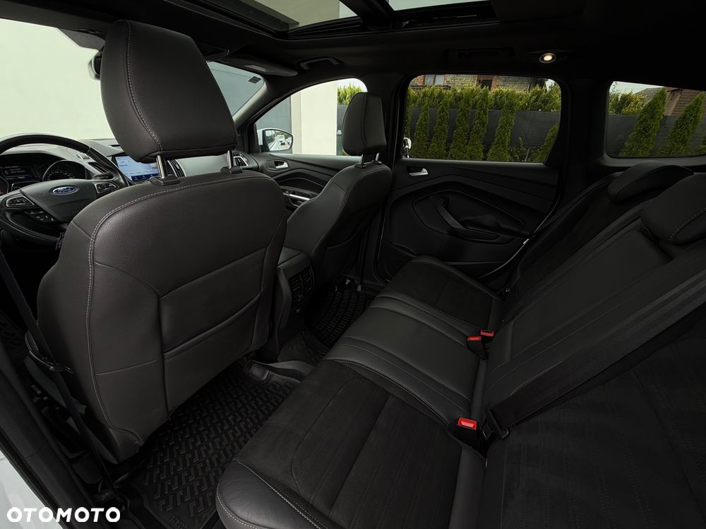 Ford Kuga 2.0 TDCi 4x4 ST-Line - 32