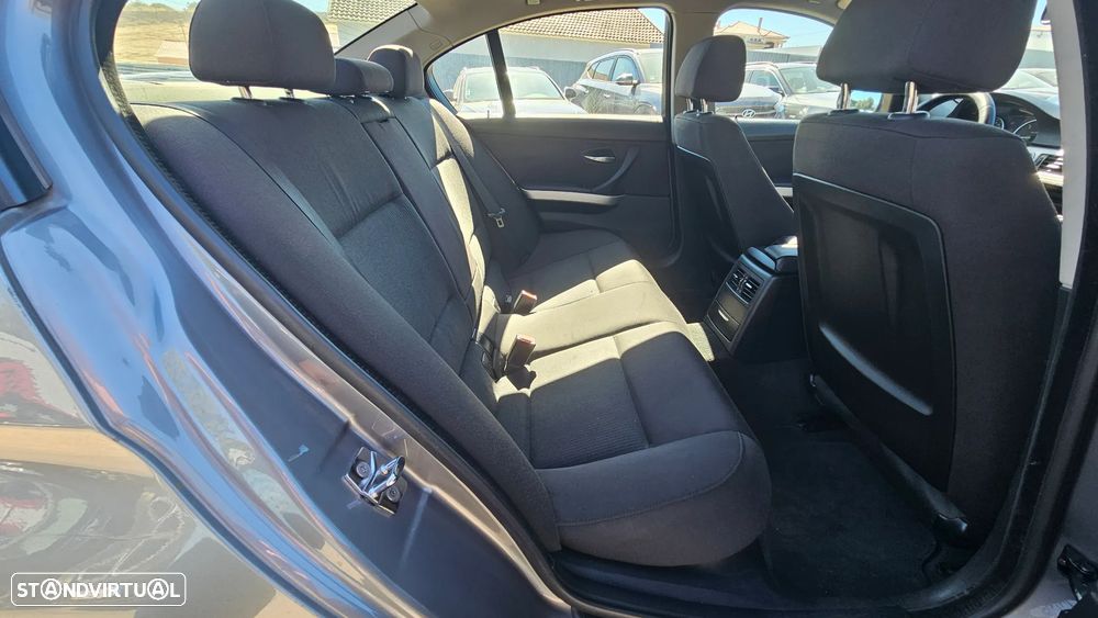 BMW 318 d Sport - 22