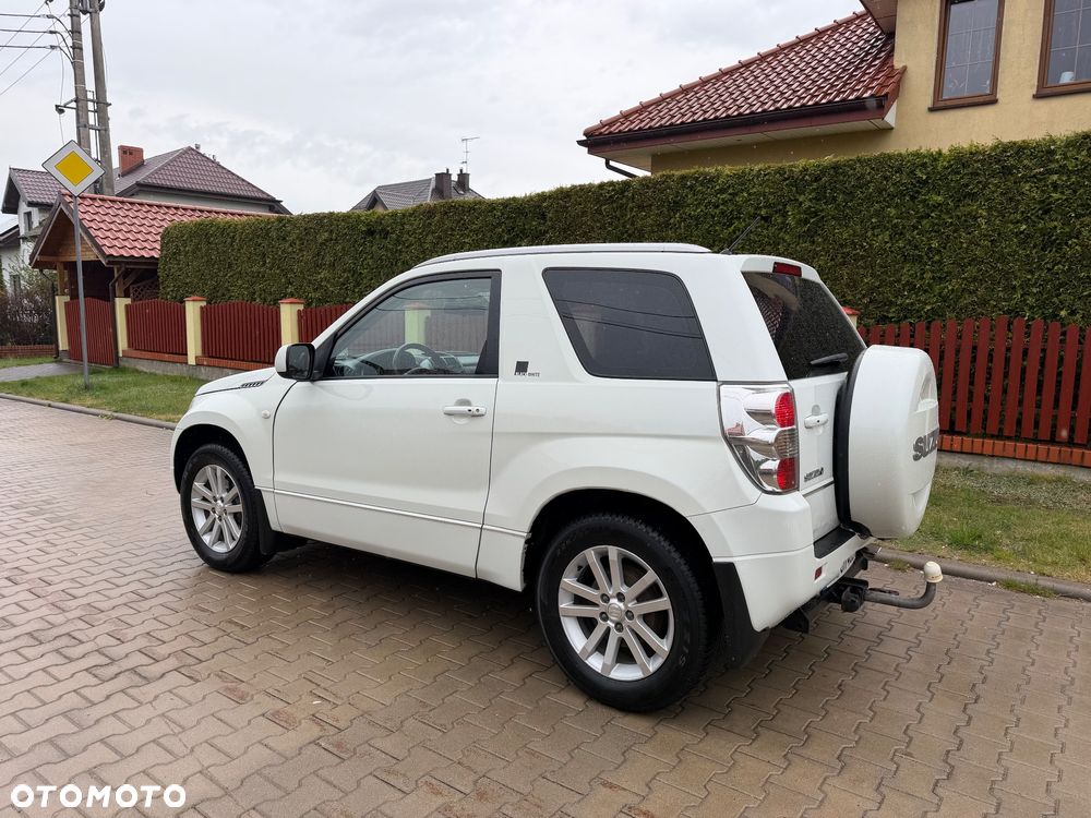 Suzuki Grand Vitara 1.6 Black&White - 4