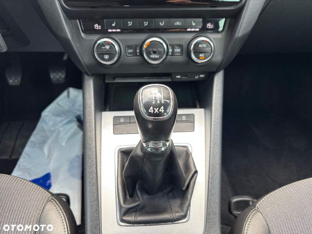 Skoda Octavia 2.0 TDI (Green tec) 4x4 Ambition - 24