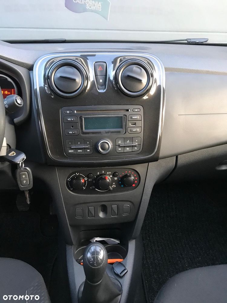 Dacia Sandero - 10
