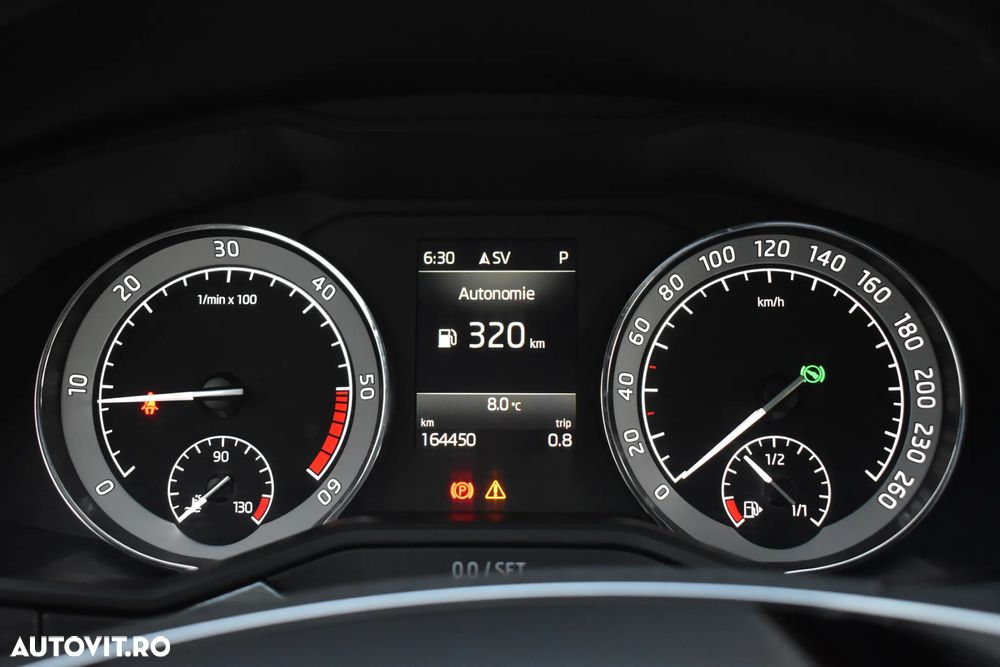 Skoda Superb 2.0 TDI DSG Ambition - 40