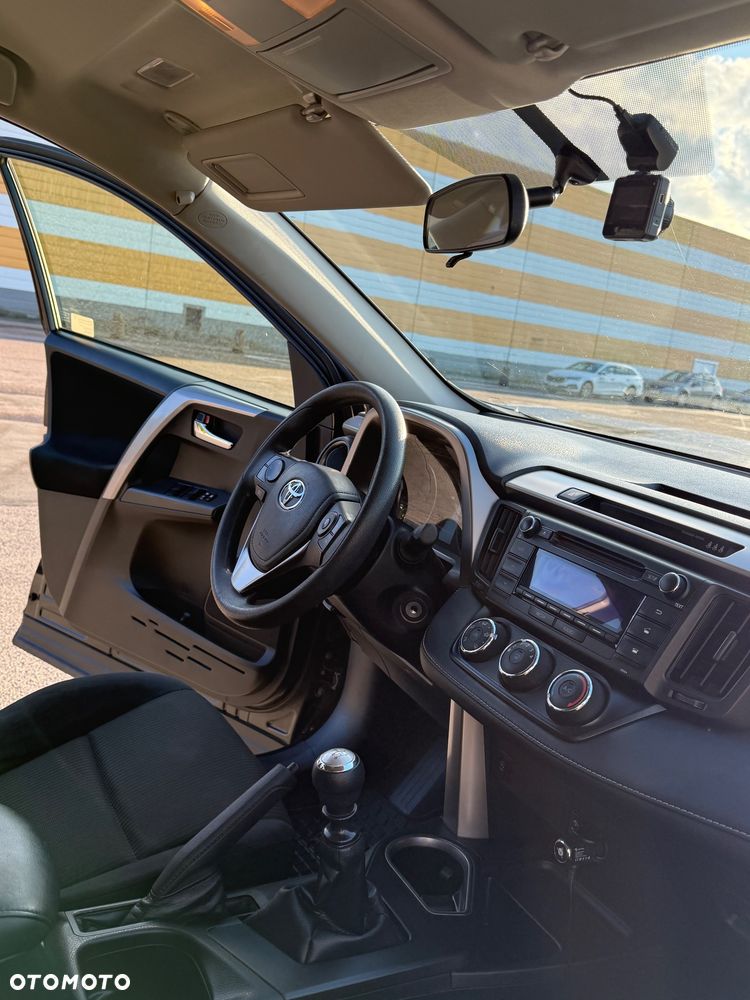 Toyota RAV4 2.0 D-4D Active 4x2 - 9