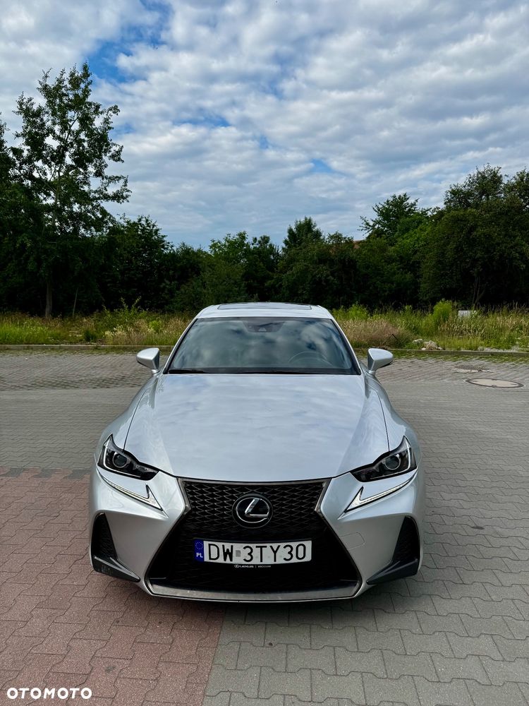 Lexus IS 200t / 300 F Sport - 4