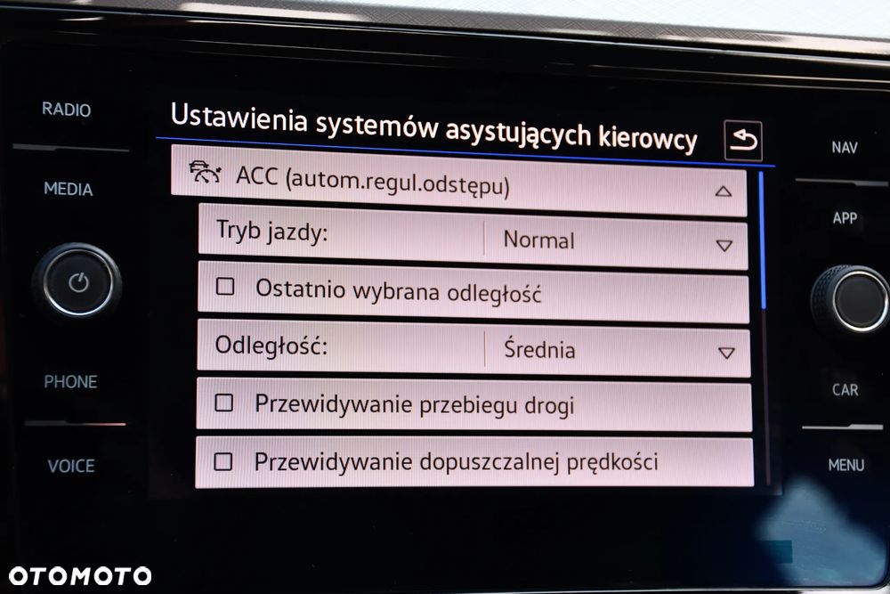 Volkswagen Passat 2.0 TDI SCR DSG Business - 22