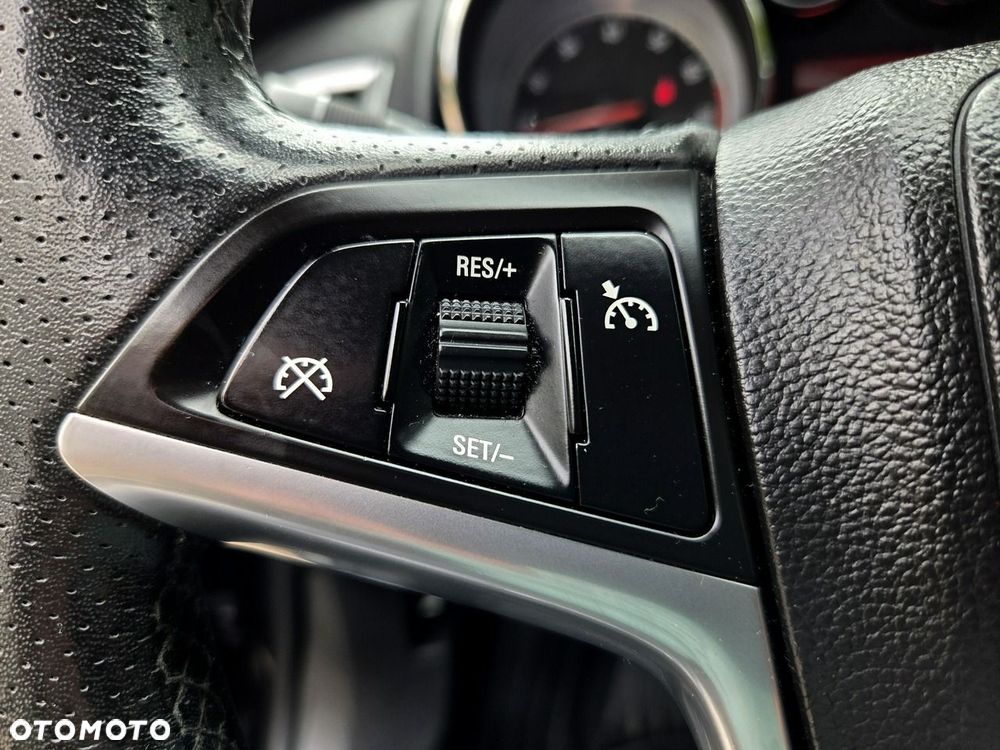 Opel Astra 1.4 T Cosmo EU6 - 17