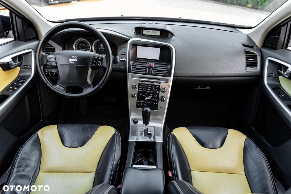Volvo XC 60 D5 AWD - 28
