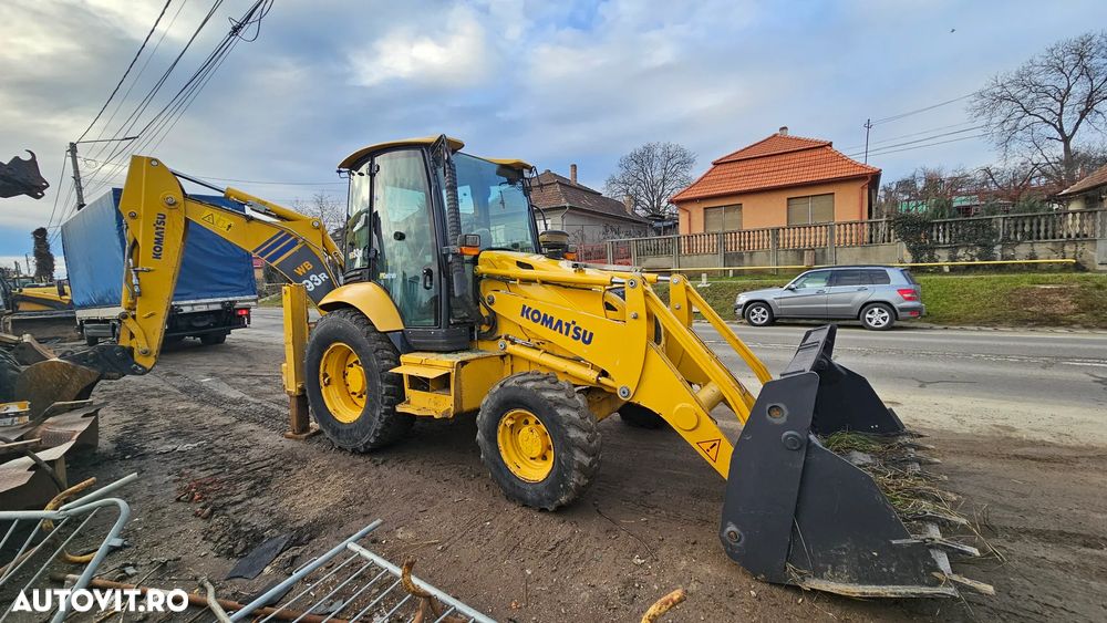 Komatsu WB93R Buldoexcavator WB 93 R - 1