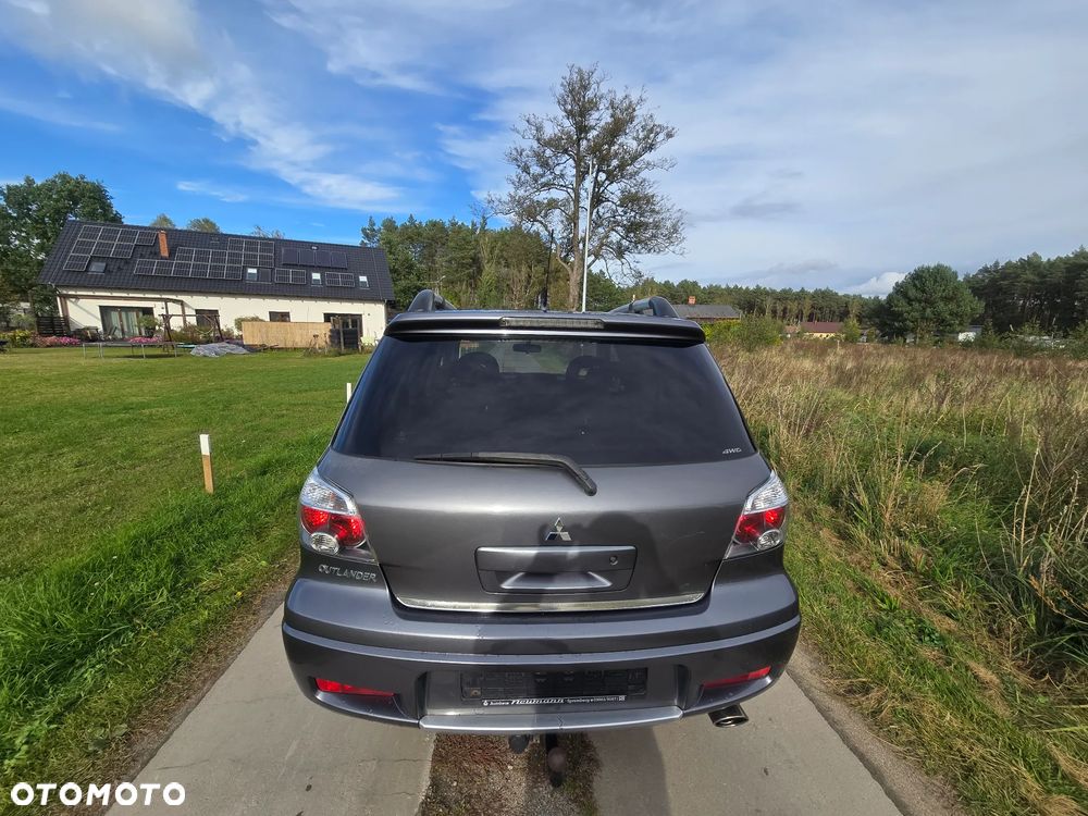Mitsubishi Outlander - 7