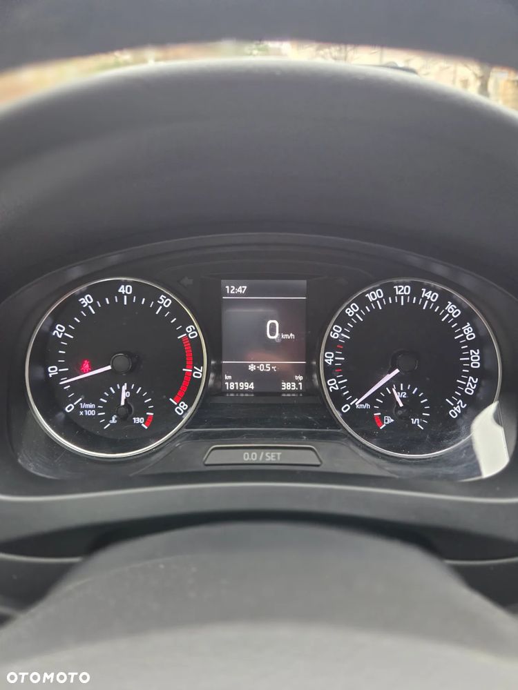 Skoda RAPID Spb 1.2 TSI Style - 7