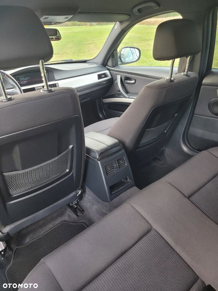 BMW Seria 3 320i - 14