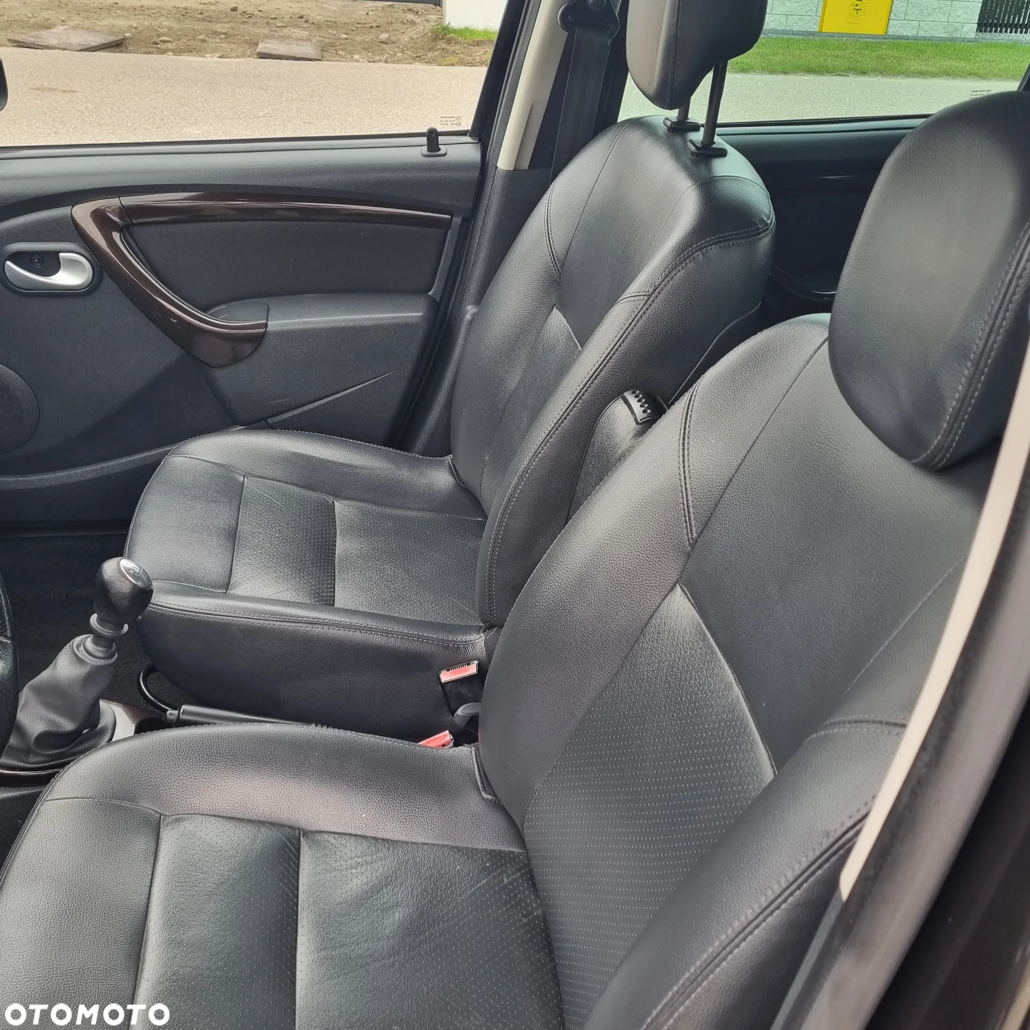 Dacia Duster 1.6 16V 105 4x4 Prestige - 17