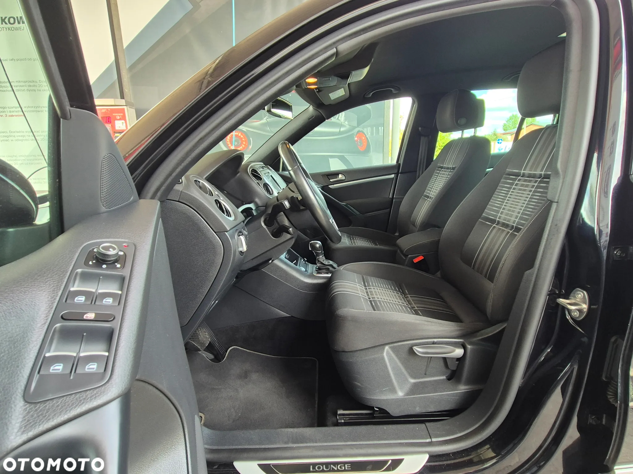 Volkswagen Tiguan 2.0 TDI SCR 4MOTION BlueMotion Technology DSG Lounge Sport & Style - 24