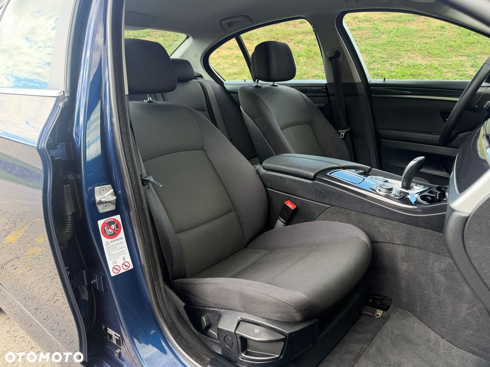 BMW Seria 5 520i - 17