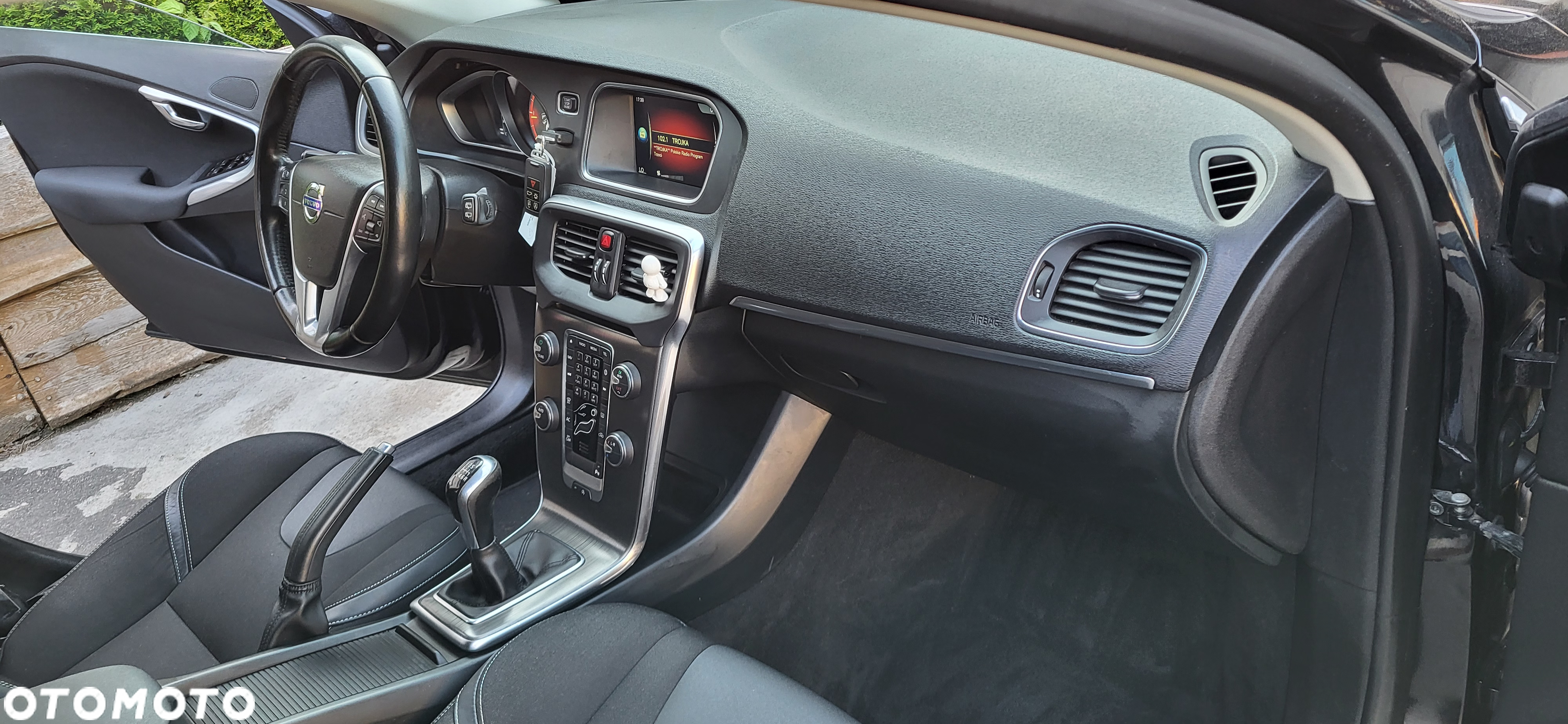 Volvo V40 D4 Drive-E Momentum - 25