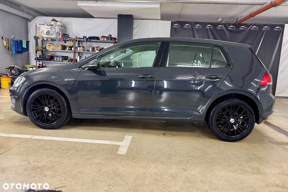 Volkswagen Golf - 8