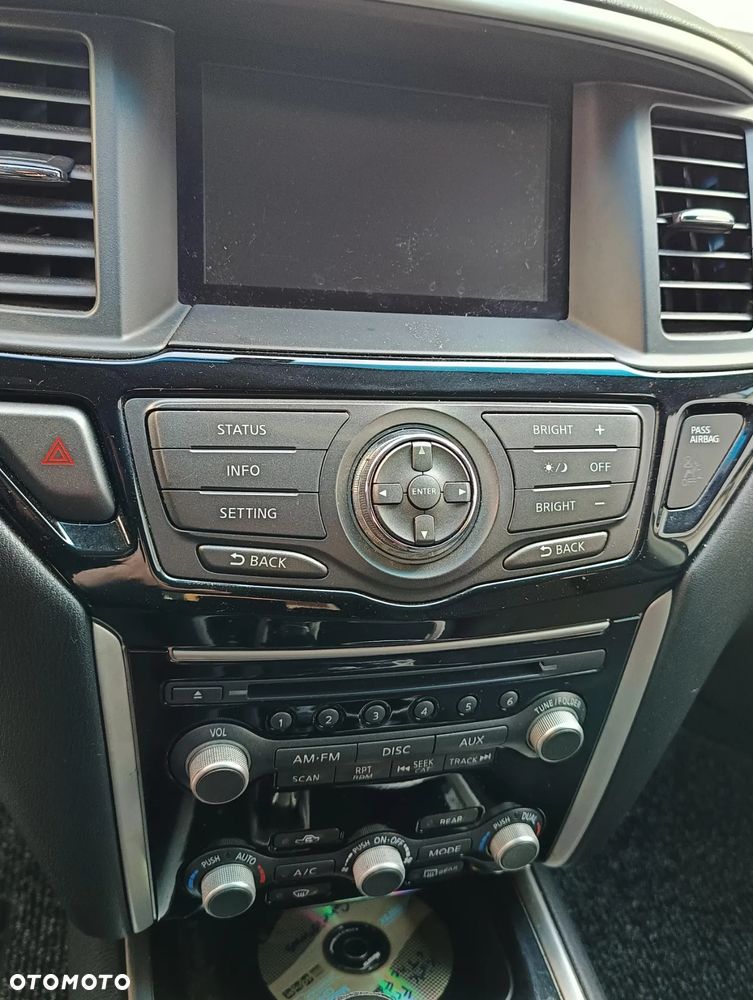 Nissan Pathfinder - 14