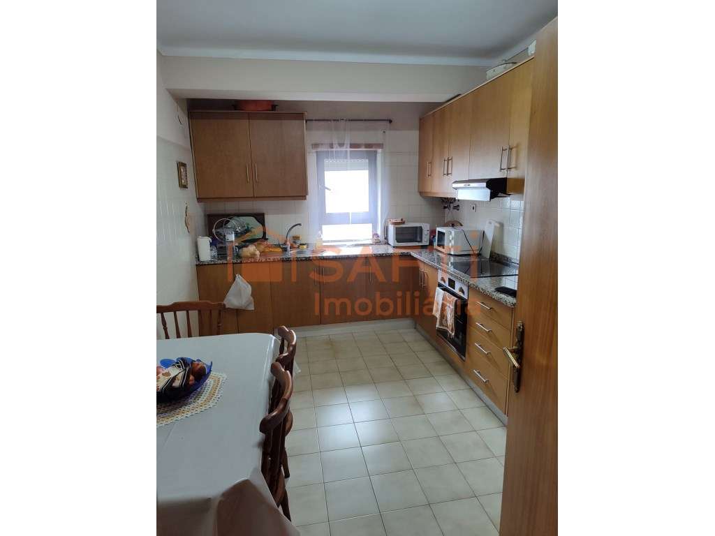 Apartamento T3 no centro de Valença - Grande imagem: 2/19