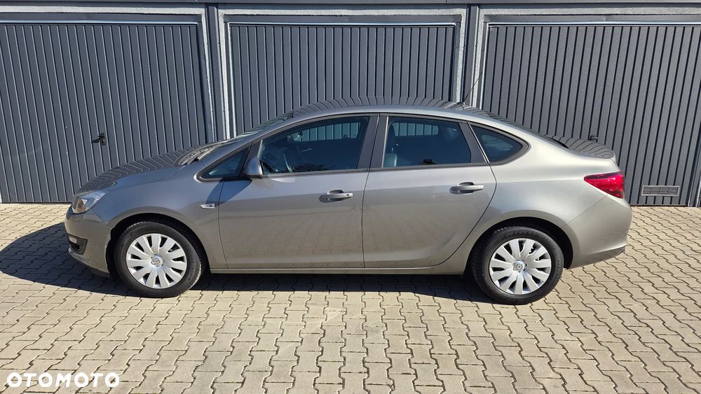 Opel Astra 1.6 Business EU6 - 5