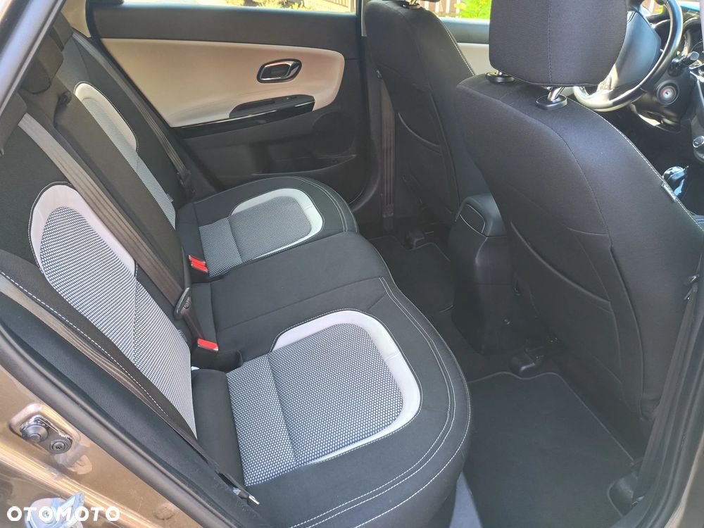 Kia Ceed - 15