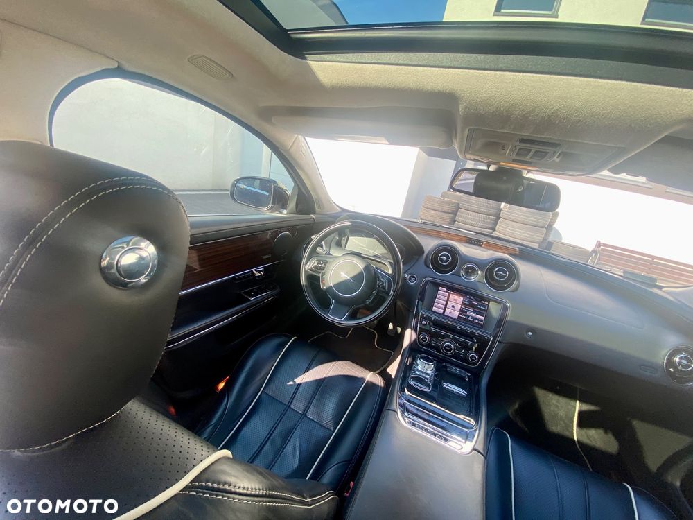 Jaguar XJ 3.0 T LWB AWD Portfolio - 28