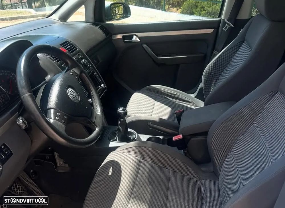 VW Touran 1.9 TDi Highline 7L - 30