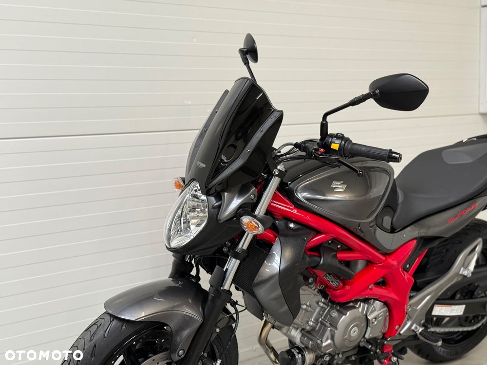 Suzuki Gladius - 21