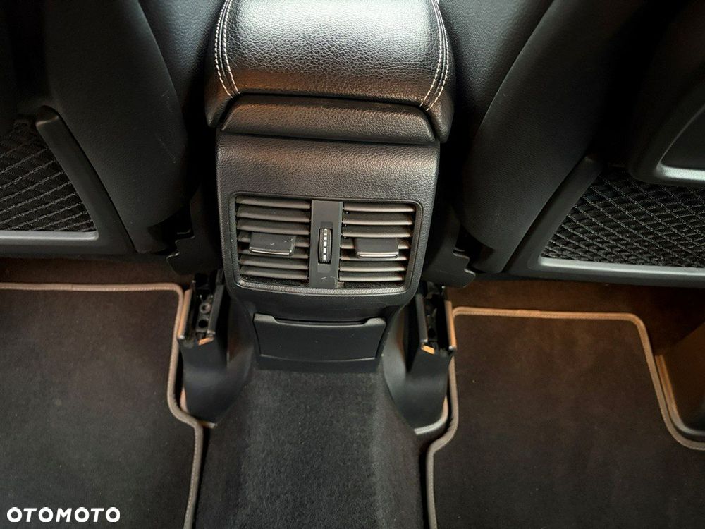 Mercedes-Benz Klasa B 250 - 16