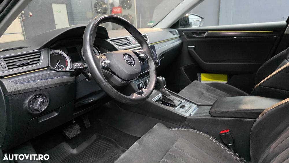 Skoda Superb 2.0 TDI DSG Premium Edition - 12