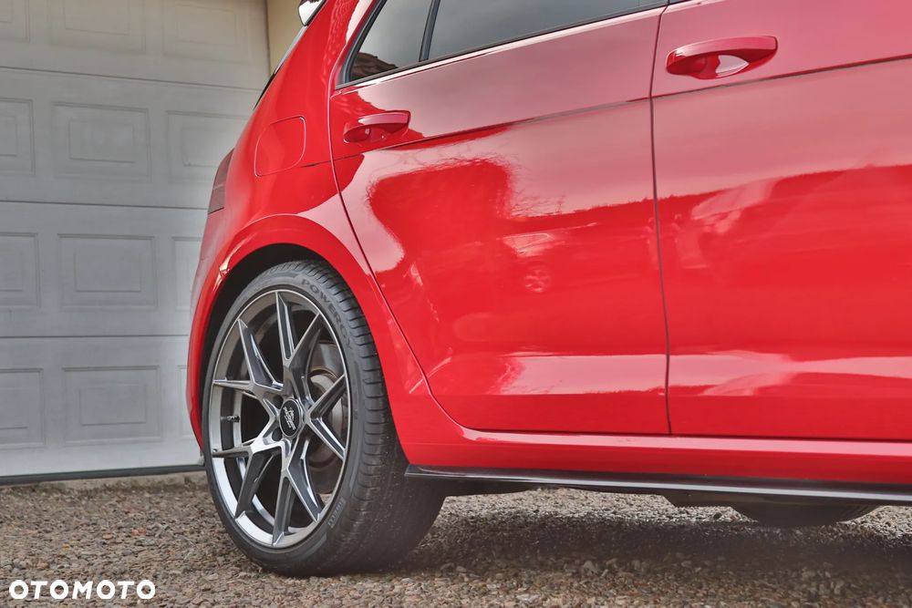 Volkswagen Golf - 16