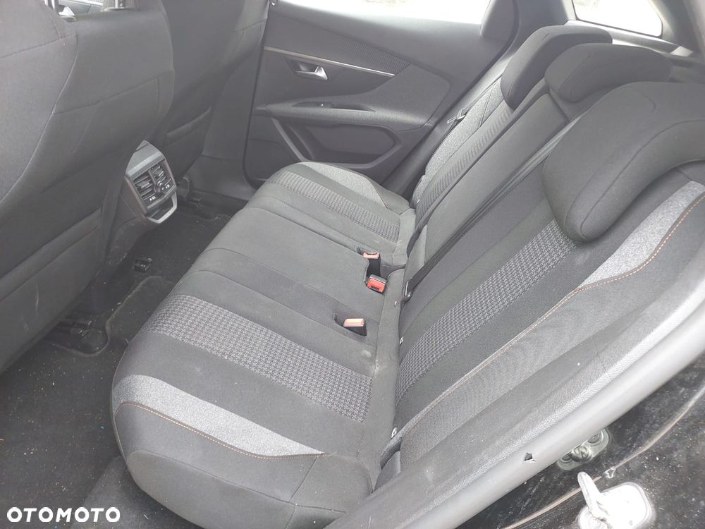 Peugeot 3008 PureTech 130 Stop & Start GPF EAT8 Active Pack - 17