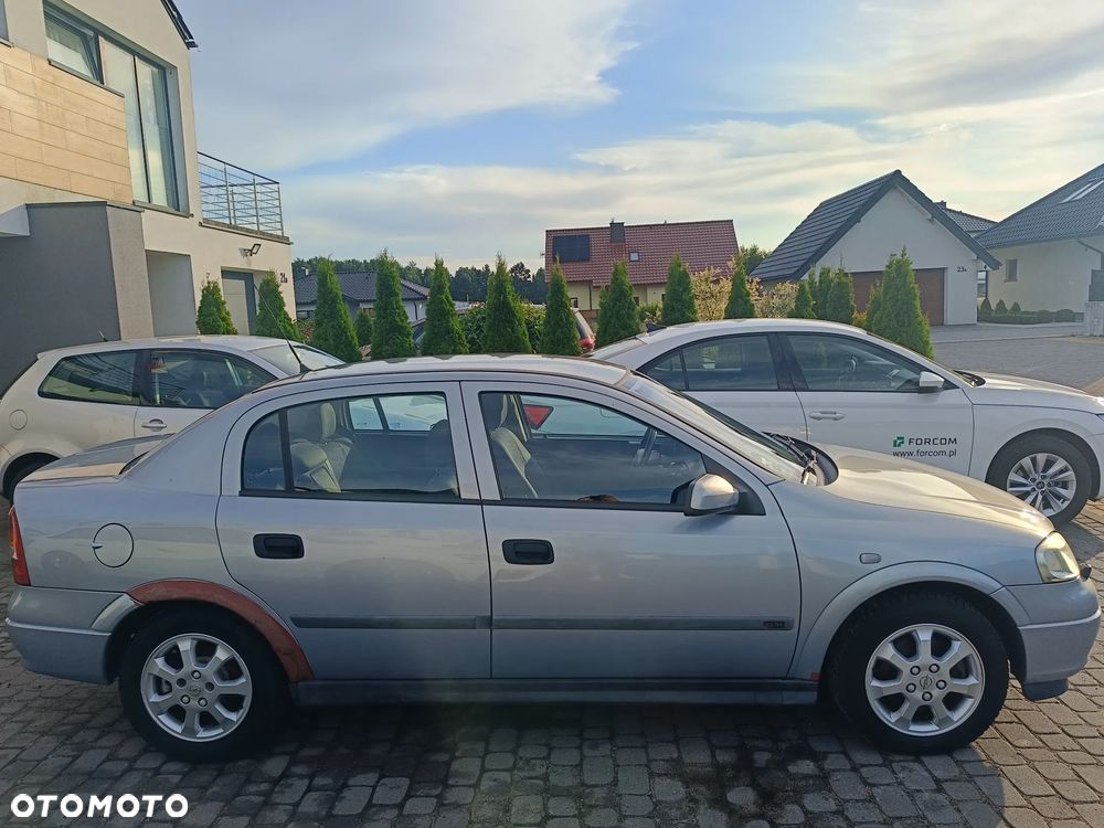 Opel Astra 1.8 Elegance - 10