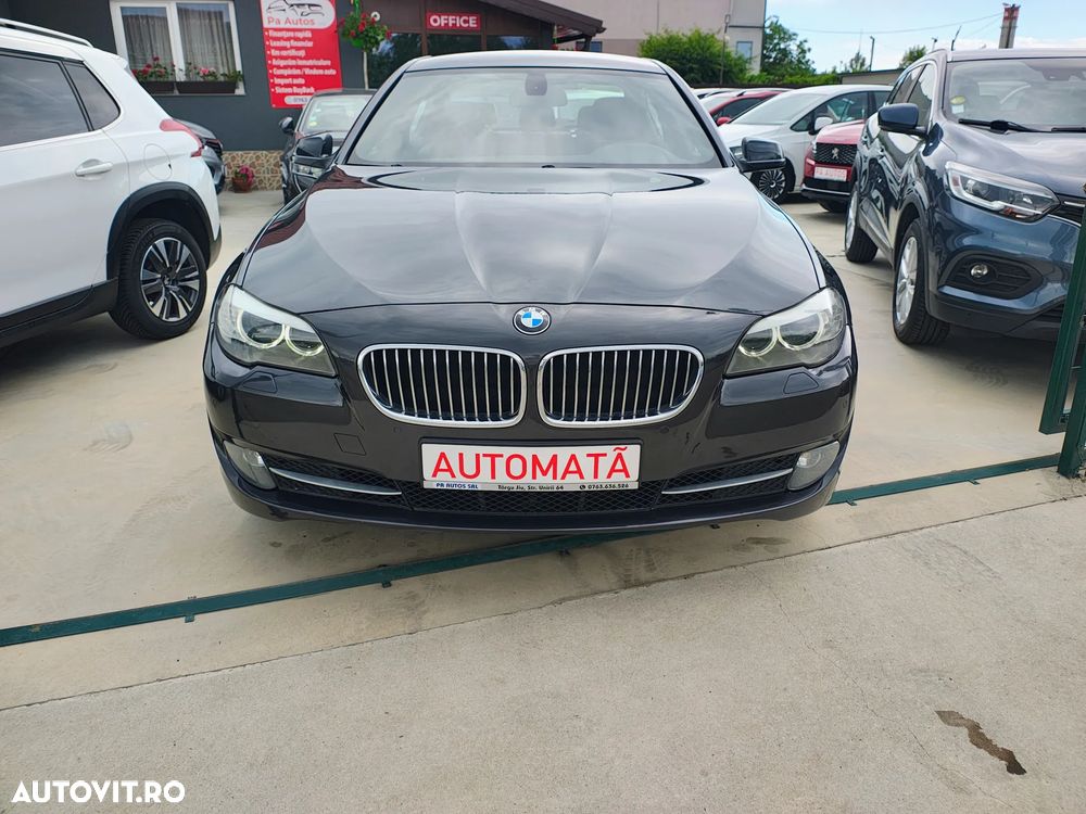 BMW Seria 5 520d Aut. Luxury Line - 10