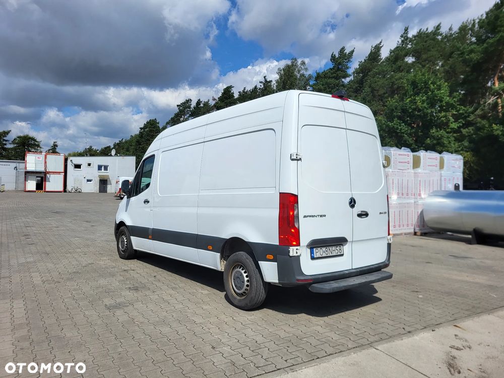 Mercedes-Benz Sprinter - 10