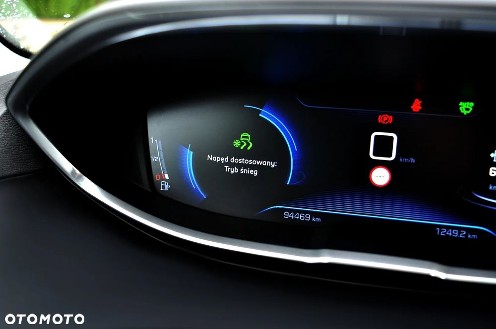 Peugeot 3008 1.2 PureTech Allure S&S - 38