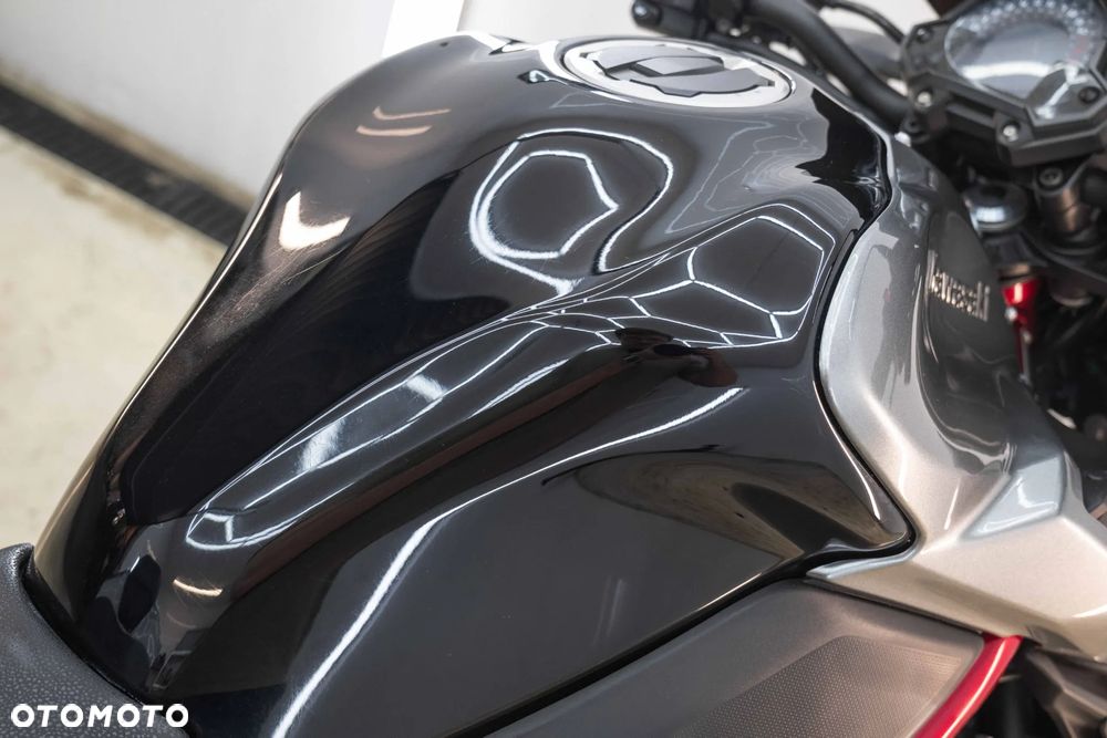 Kawasaki Z 900 - 21