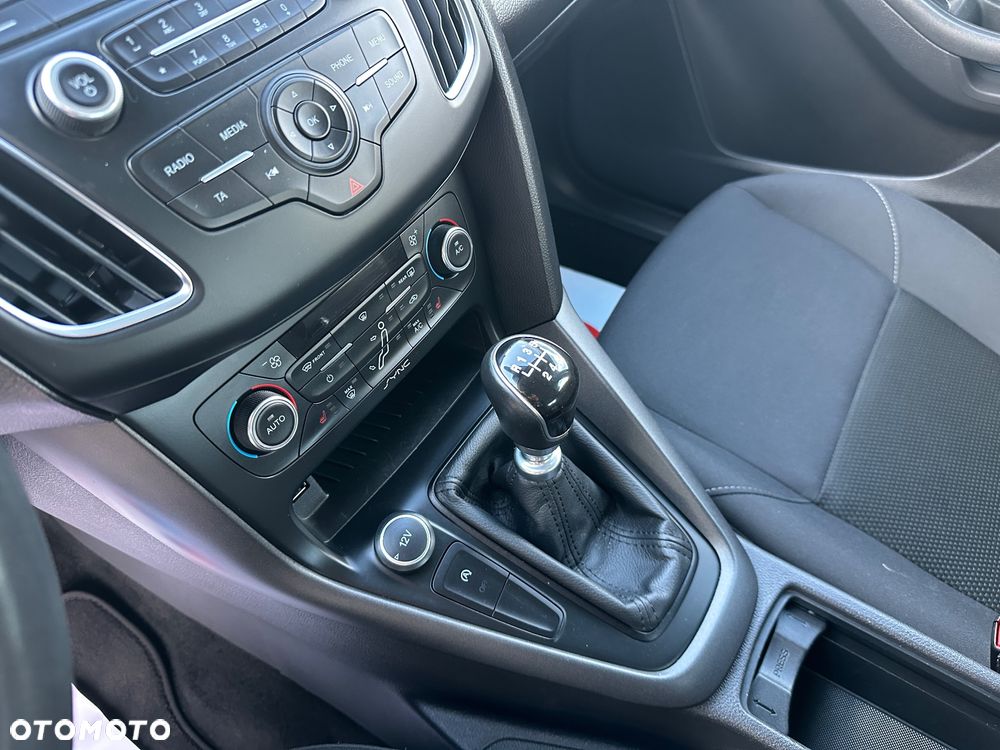 Ford Focus 1.0 EcoBoost Edition - 24