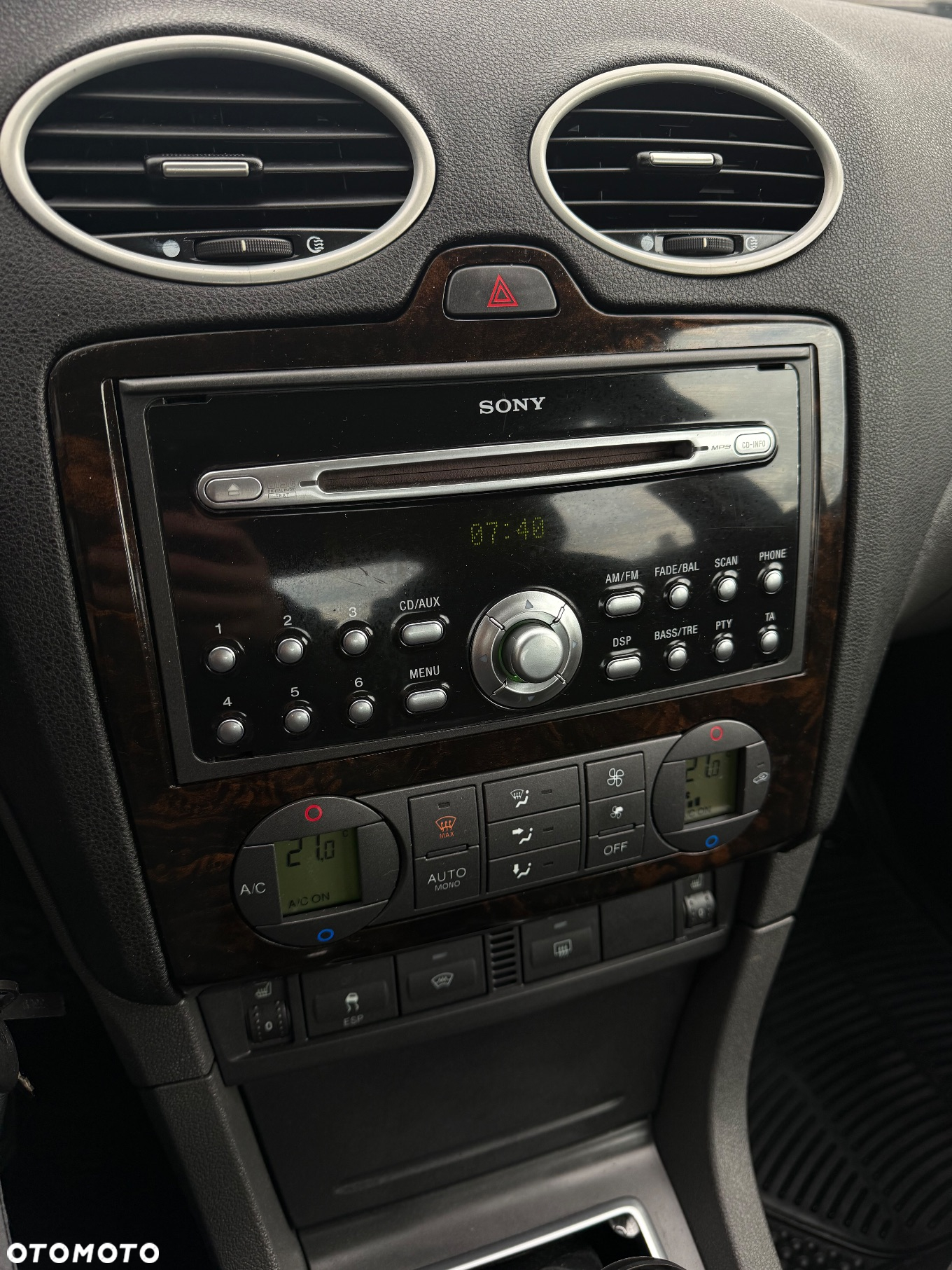 Ford Focus 1.6 Ghia - 9