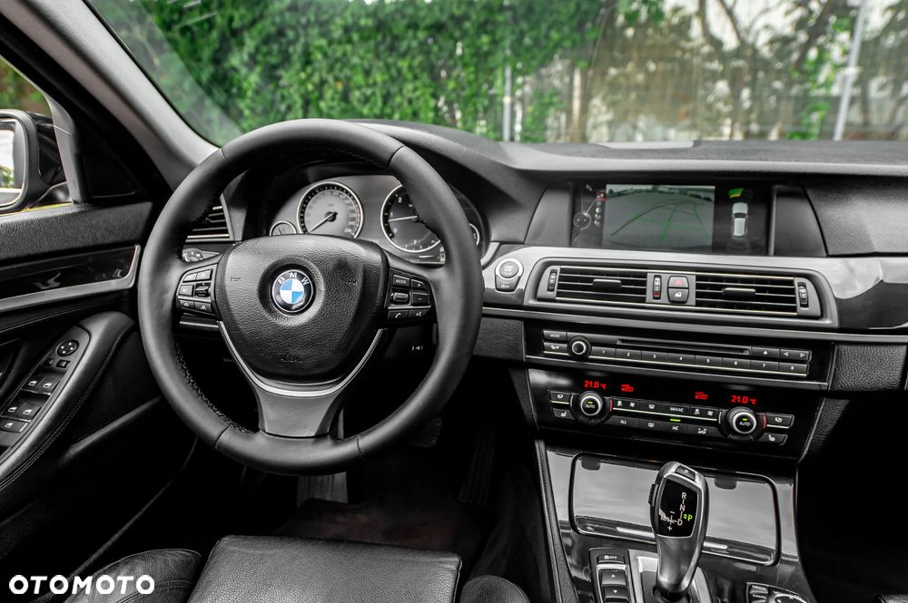 BMW Seria 5 530d xDrive - 29