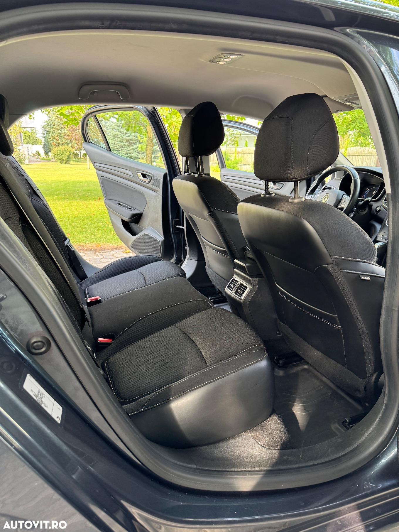 Renault Megane ENERGY dCi EDC Zen - 13
