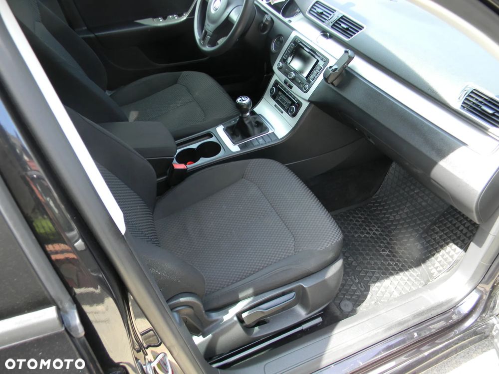 Volkswagen Passat 2.0 Blue TDI SCR Comfortline - 21