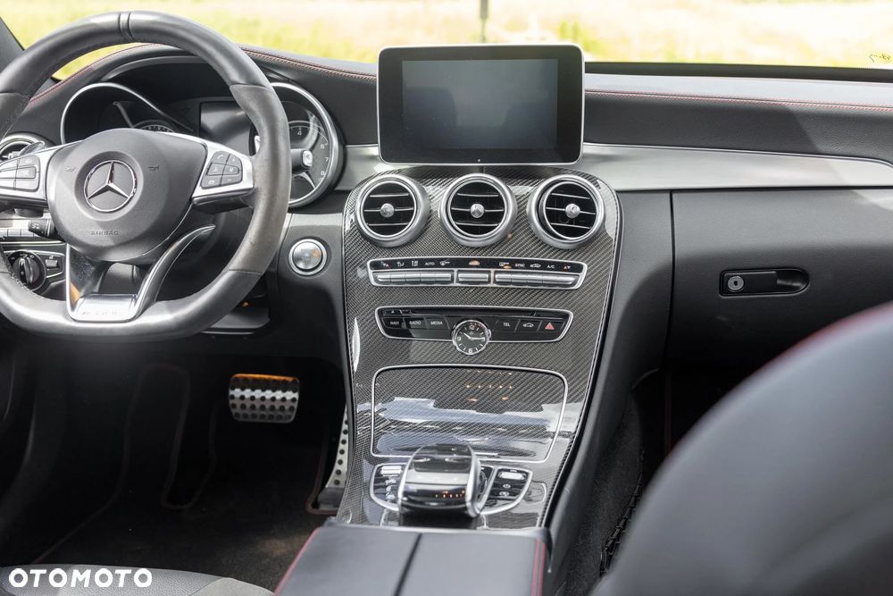 Mercedes-Benz Klasa C 450 AMG 4-Matic 7G-TRONIC - 29