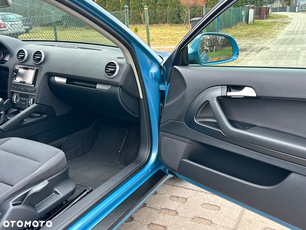 Audi A3 3-drzwiowe 1.6 Attraction - 20