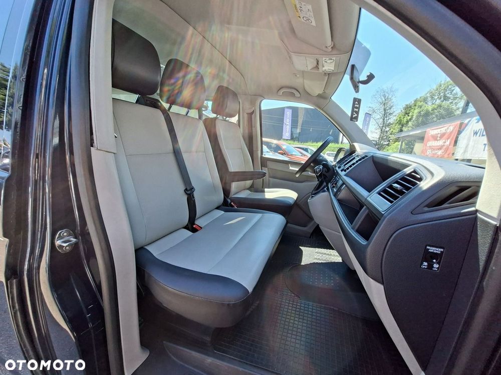 Volkswagen Caravelle - 20