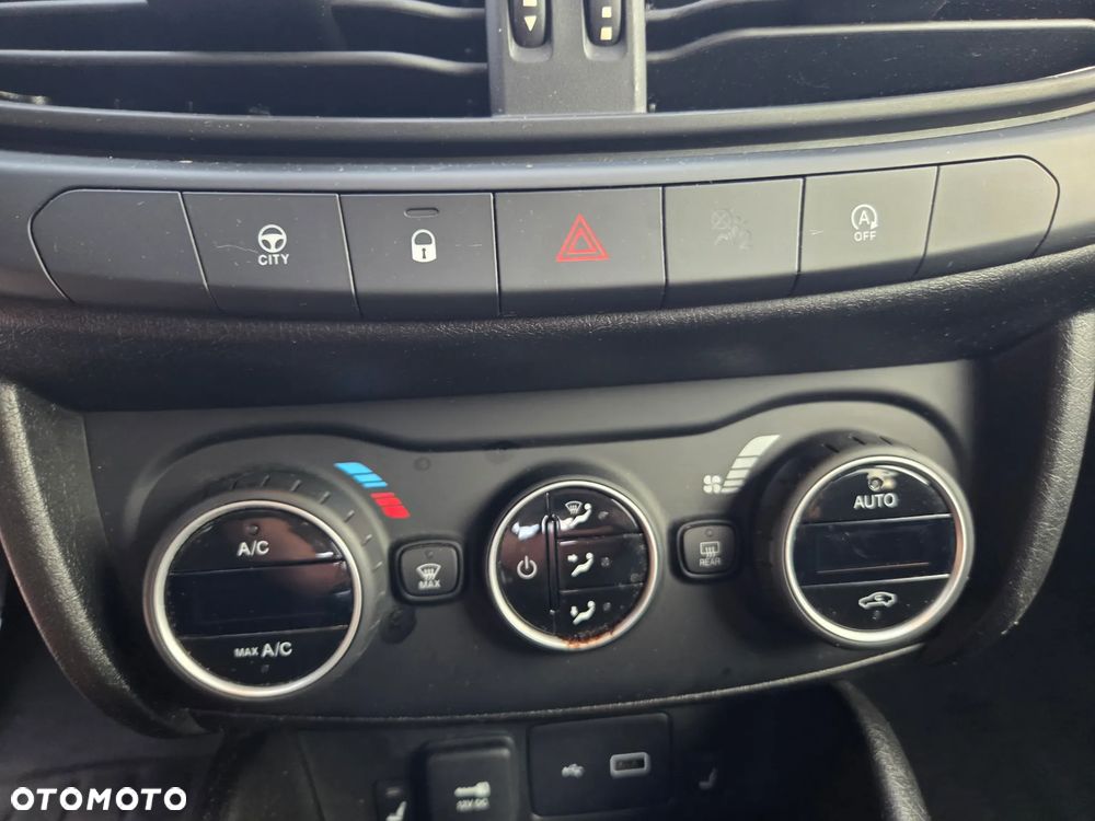 Fiat Tipo 1.4 T-Jet Lounge - 24
