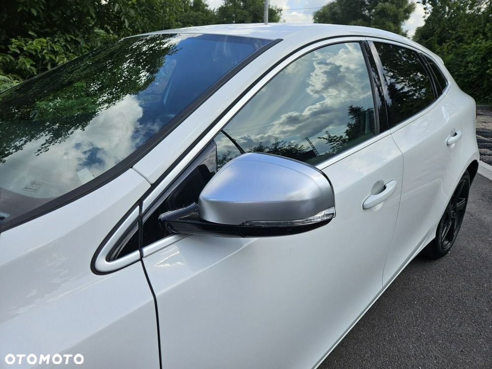 Volvo V40 D2 R-Design Momentum - 22