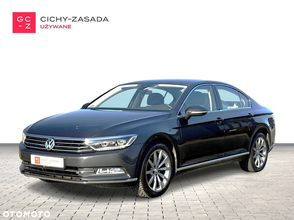 Volkswagen Passat - 1