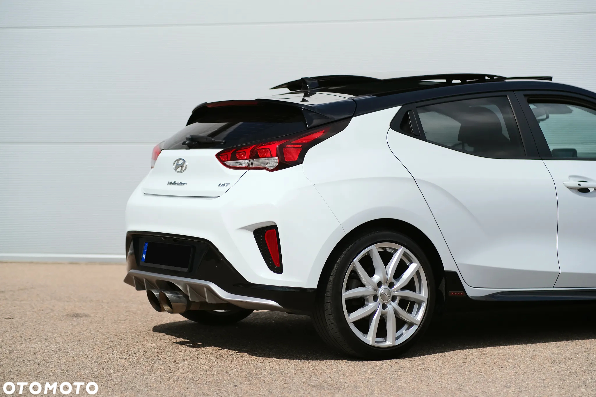 Hyundai Veloster - 10