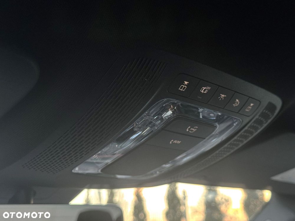 Mercedes-Benz CLA - 36